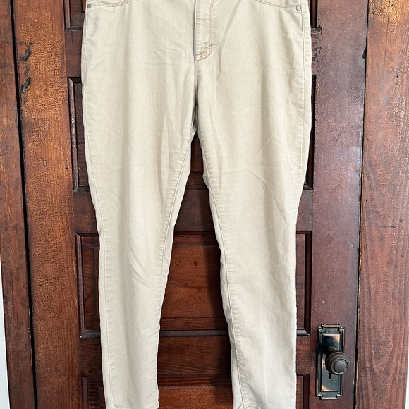 Time and Tru | Khaki High Rise Jegging Size 14 Women’s - Picture 2 of 10